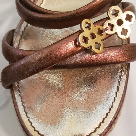 Louis Vuitton Bronze strappy sandals - Picture 4 of 15